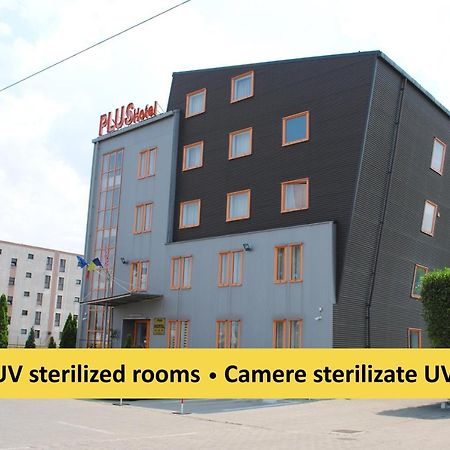 Plus Hotel Craiova Buitenkant foto