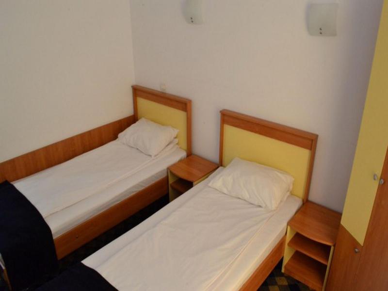 Plus Hotel Craiova Buitenkant foto