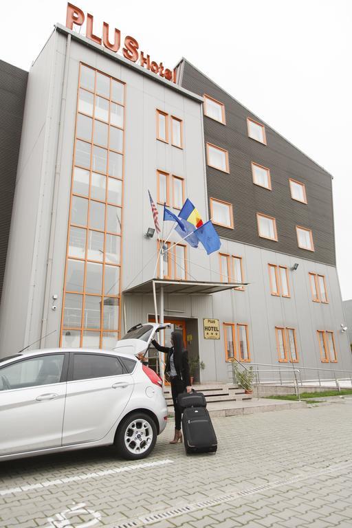 Plus Hotel Craiova Buitenkant foto